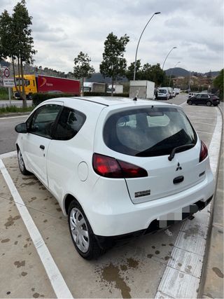 Mitsubishi Colt 2010 Distintivo C 🟢