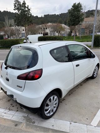 Mitsubishi Colt 2010 Distintivo C 🟢