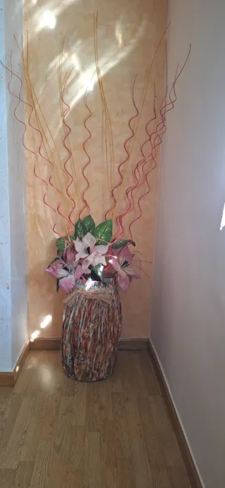 Jarrón de diseño tela multicolor