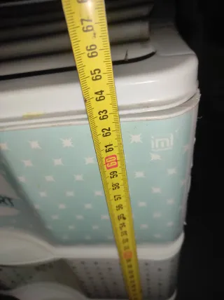 Cajonera de plástico azul y blanco