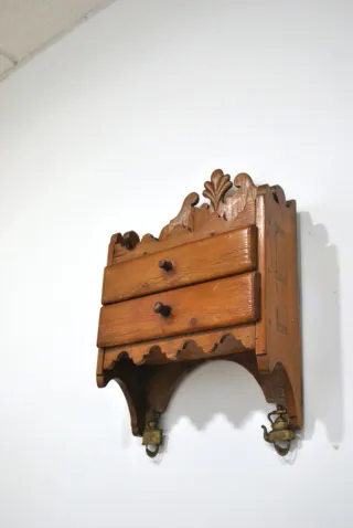 Antiguo mueble especiero de pared