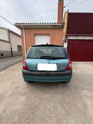 Renault Clio 2004