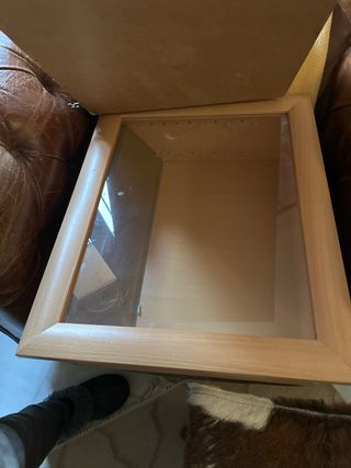 Caja expositora madera y cristal IKEA