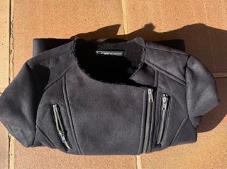 Cazadora efecto ante mujer negra