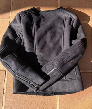 Cazadora efecto ante mujer negra