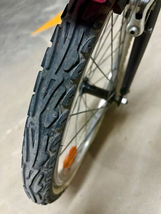 Bicicleta niña rosa y negra BTWIN