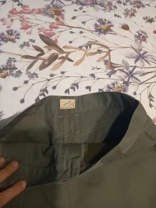 Falda caqui tipo cargo vuelo asimétrico