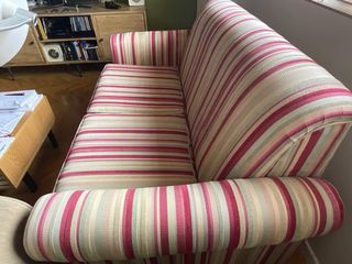 Sofá de 2 plazas rayas beige, rojo y granate