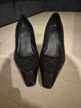 Zapatos Patricia Villanueva Talla 39 Negros