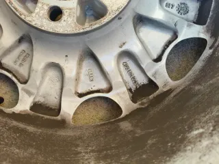 Llanta Audi A8 D2 4d2 4d8 referencia 4D0601025A