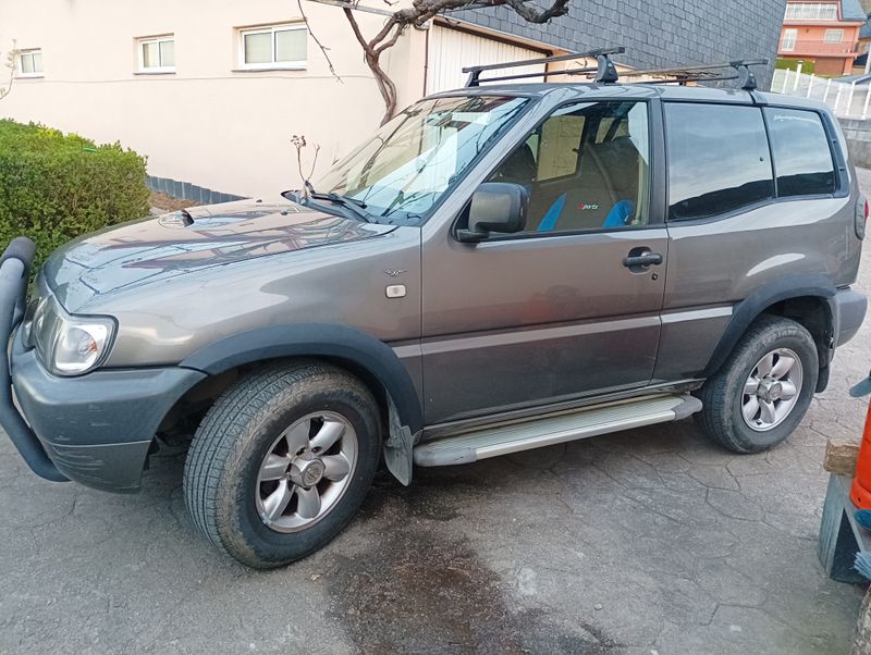 Nissan Terrano II - foto 1