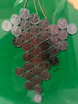 Grappolo d'uva in Monete Lire 50 e Foglie Oro