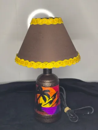 Lámpara de mesa decorativa