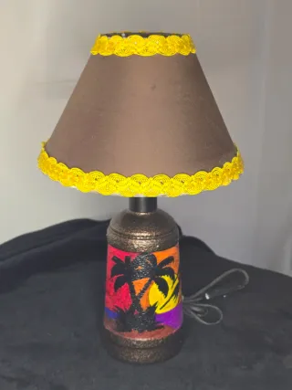 Lámpara de mesa decorativa