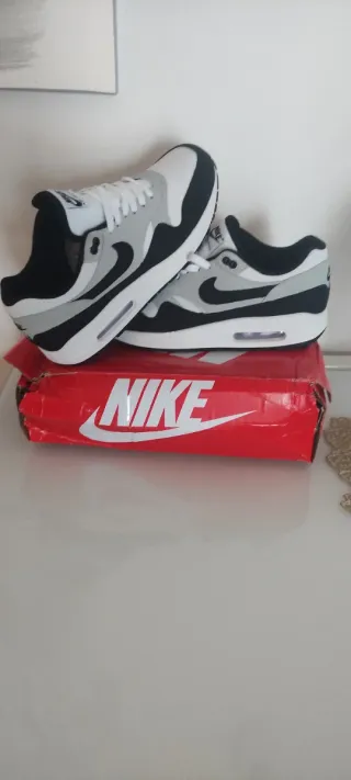 Nike Air Max 1 Talla 44 Nuevas