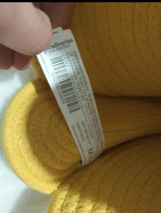 Bolso de mano amarillo