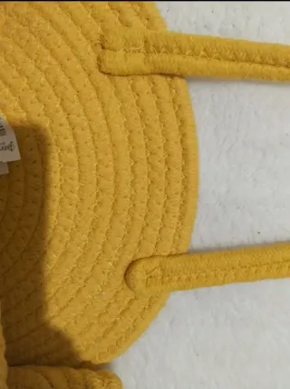 Bolso de mano amarillo