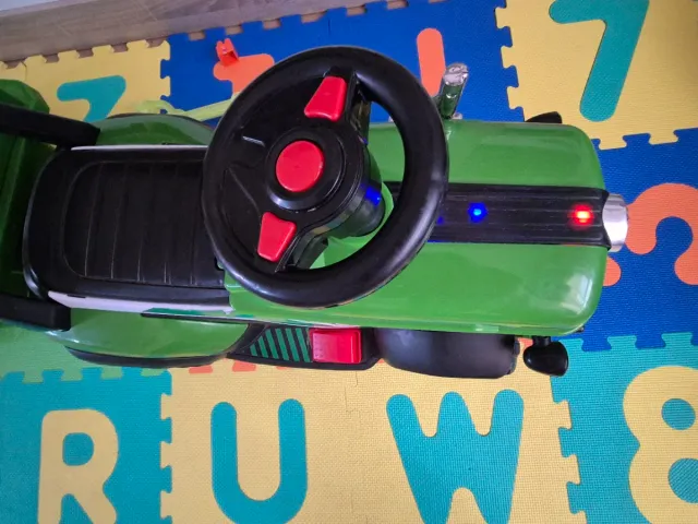 Tractor infantil con remolque y bloques