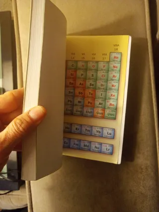 Libro El asesinato de la profesora de ciencias.