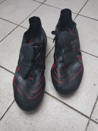 Botas de fútbol Adidas Predator Negras/Rojas