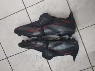 Botas de fútbol Adidas Predator Negras/Rojas