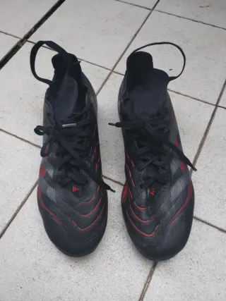 Botas de fútbol Adidas Predator Negras/Rojas