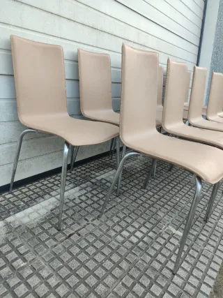 11 Sillas de piel beige