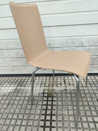 11 Sillas de piel beige