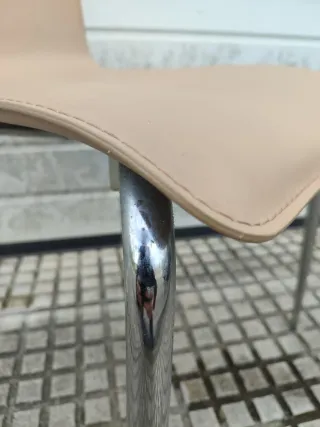 11 Sillas de piel beige