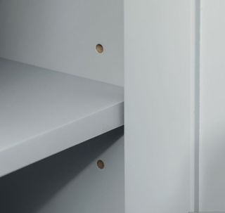 Mueble bajo lavabo gris y madera