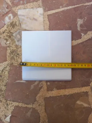 Azulejo cerámico antiguo 15x15 cm. 17,6 €/m²