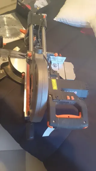 Sierra circular semi nueva