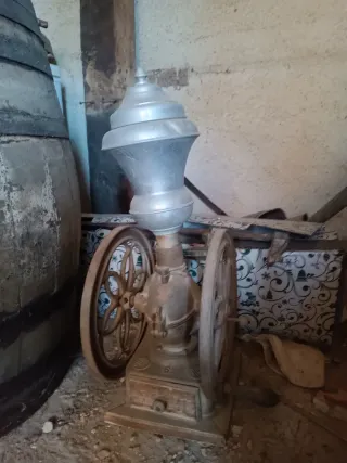 Molinillo de café antiguo