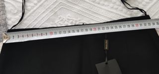 Falda negra de tubo de Massimo Dutti, 36