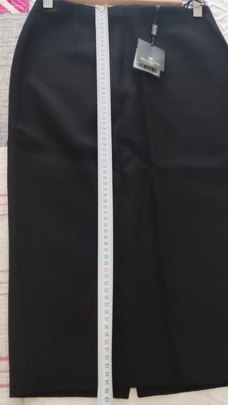 Falda negra de tubo de Massimo Dutti, 36