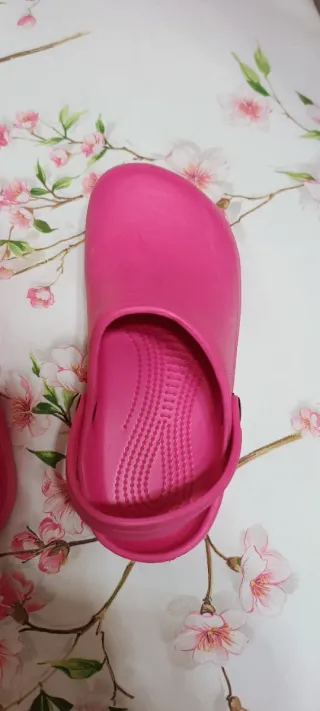 Zapatillas Crocs rosas talla 36