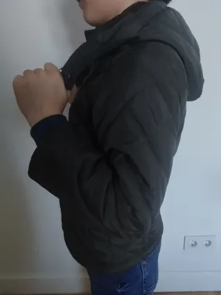 Abrigo acolchado niño talla 7. Como nuevo