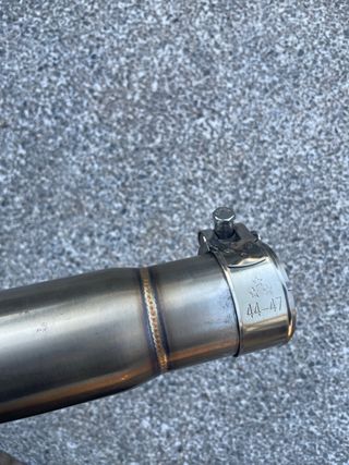 Tubo de escape Akrapovic carbono