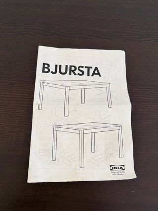 Tavolo da pranzo in legno con 4 sedie