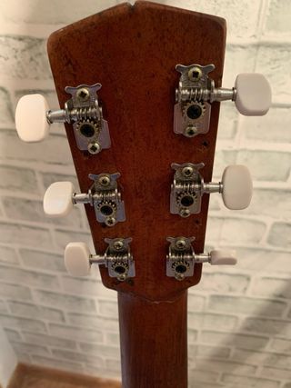 Guitarra artesanal estilo Schorr - Rara