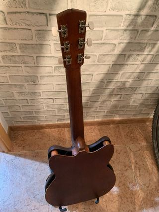 Guitarra artesanal estilo Schorr - Rara