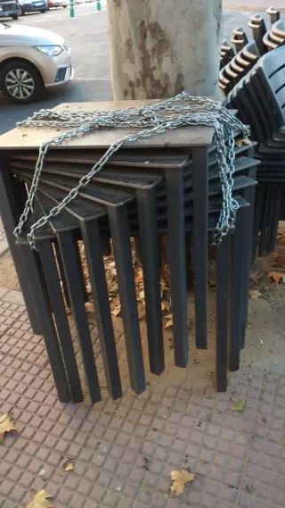 Sillas y mesas de terraza