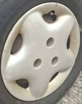 Tapacubo Citroën Saxo 3 Tornillos