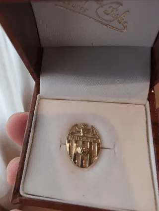 Pin Valencia CF Dorado