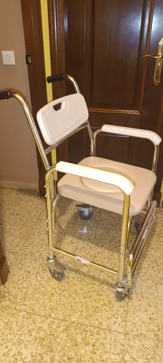 Silla Ducha WC con Ruedas y pies abatibles