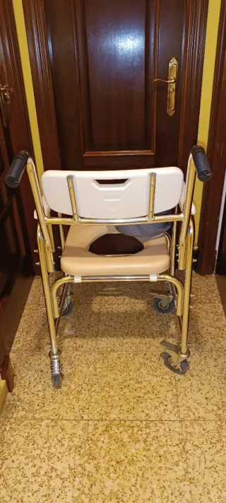 Silla Ducha WC con Ruedas y pies abatibles