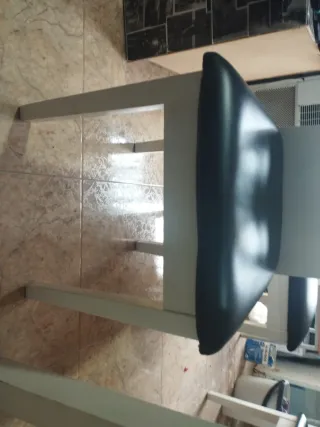 Mesa comedor blanca con 4 sillas