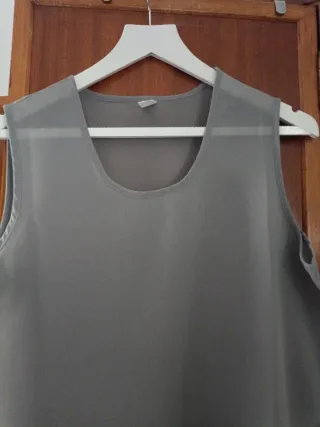 Camiseta sin mangas gris