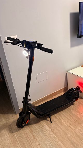 Patín Eléctrico Negro niu