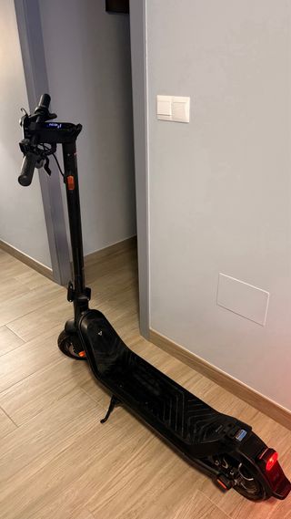 Patín Eléctrico Negro niu